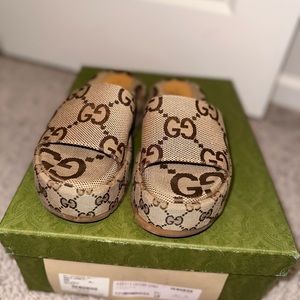 Gucci sandals/slides size